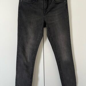 Levi’s 312 Shaping Slim Jeans – Size 31x32